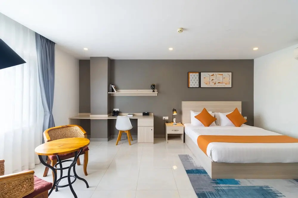 KIRA Hotel