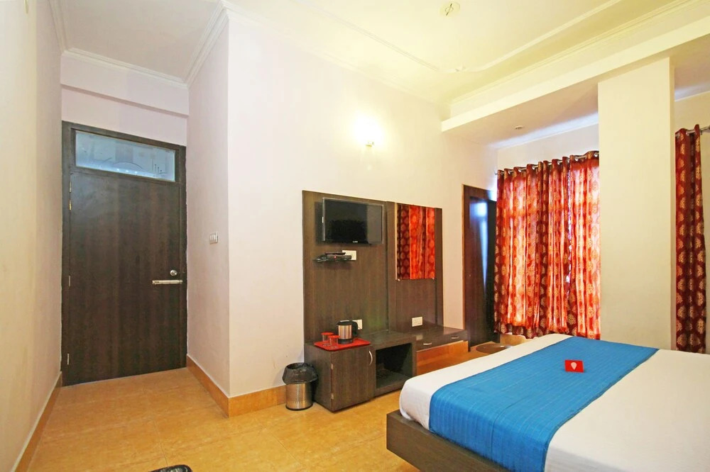 OYO 4398 Hotel Rajat Grand