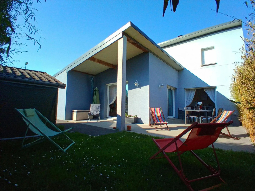 Modern House not far From Mont Saint-michel