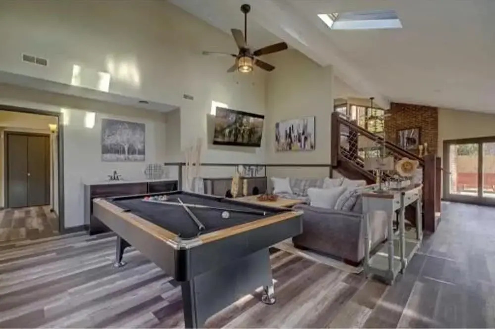 New Luxury Remodel Fire Pit Game Room Hot Tub