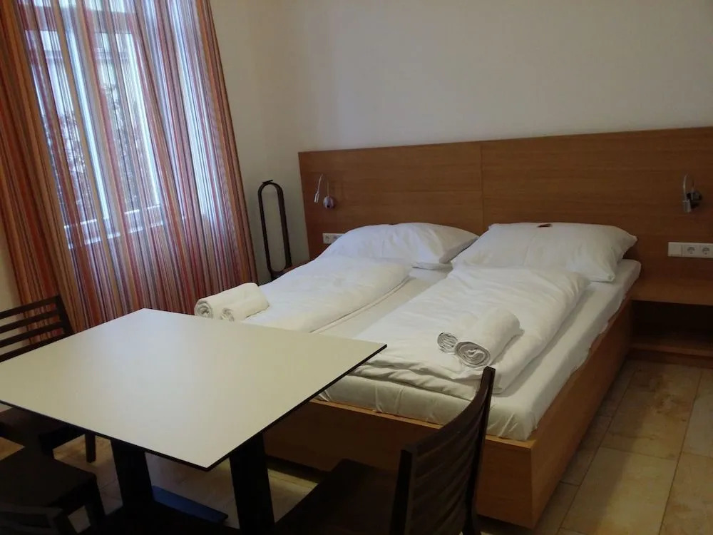 Hotel Aton