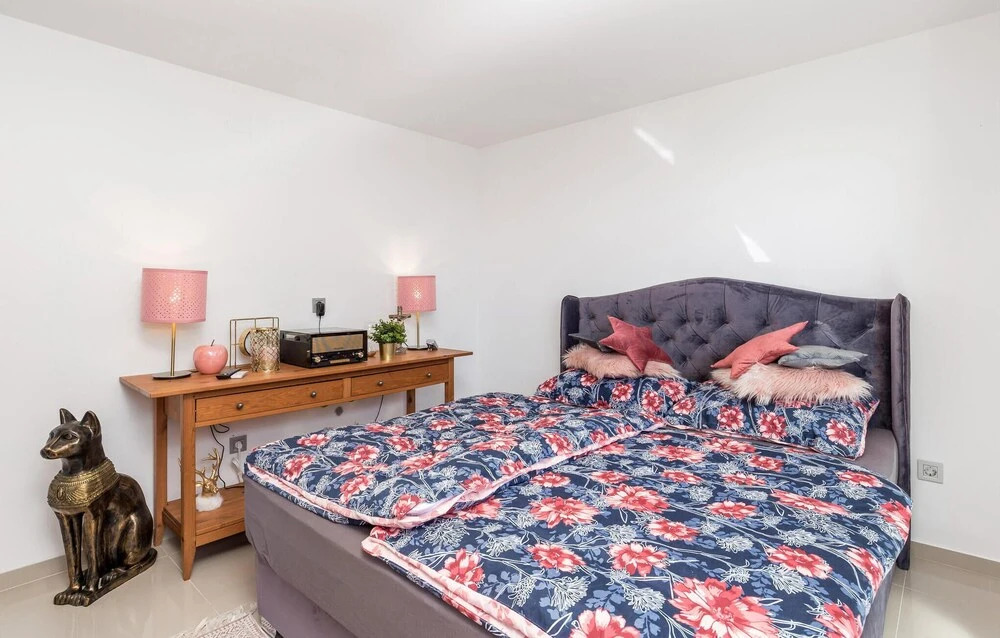 Stunning Apartment in Veprinac With 1 Bedrooms, Wifi and Outdoor Swimming Pool