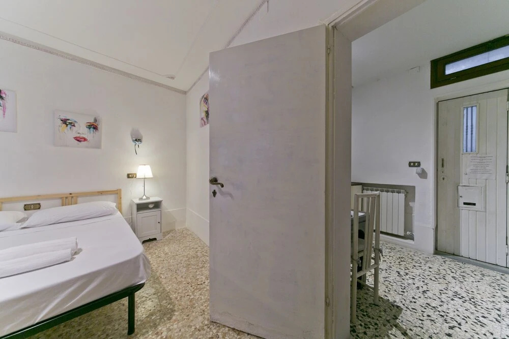 Budget San Stae House
