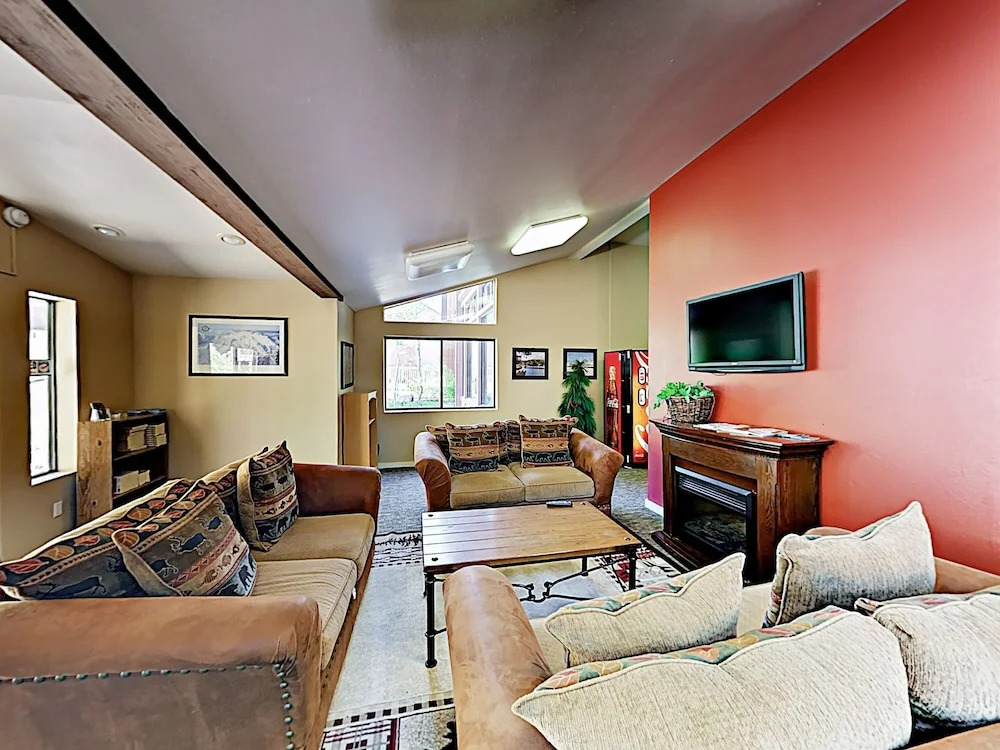 New Listing! Chic W/ Pool & Ski Back Trail 1 Bedroom Condo