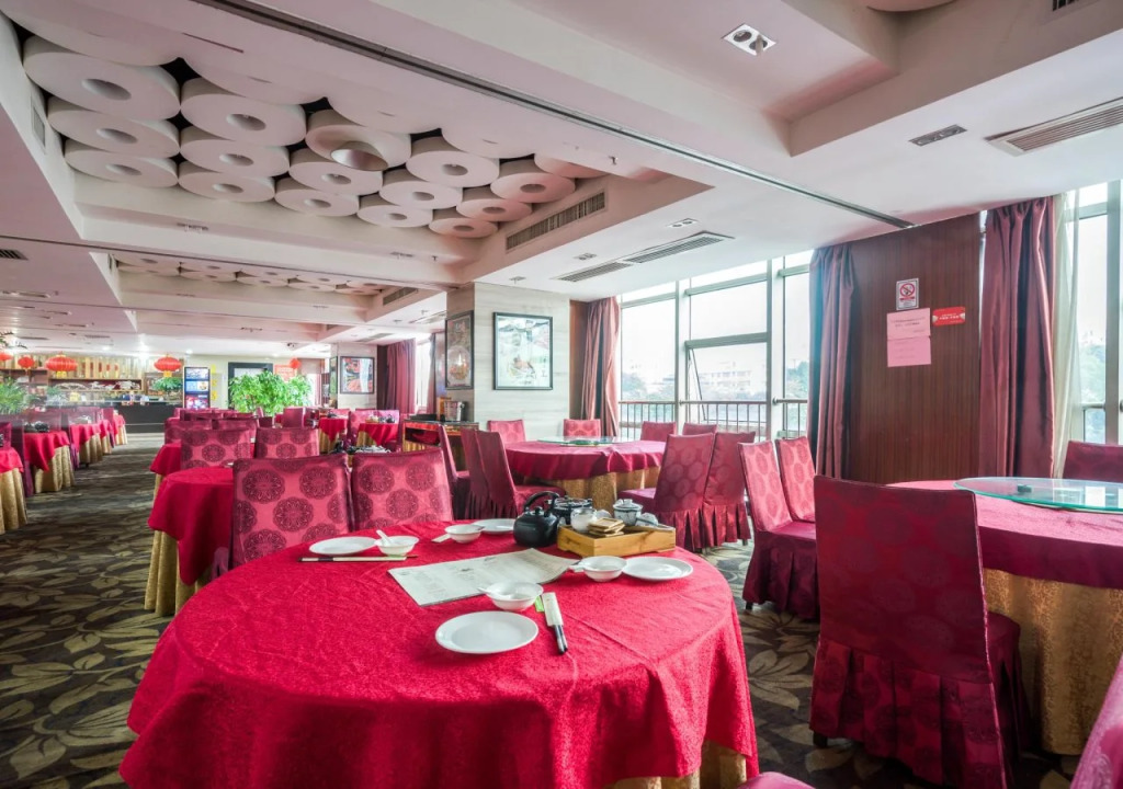 Spring Time Hotel