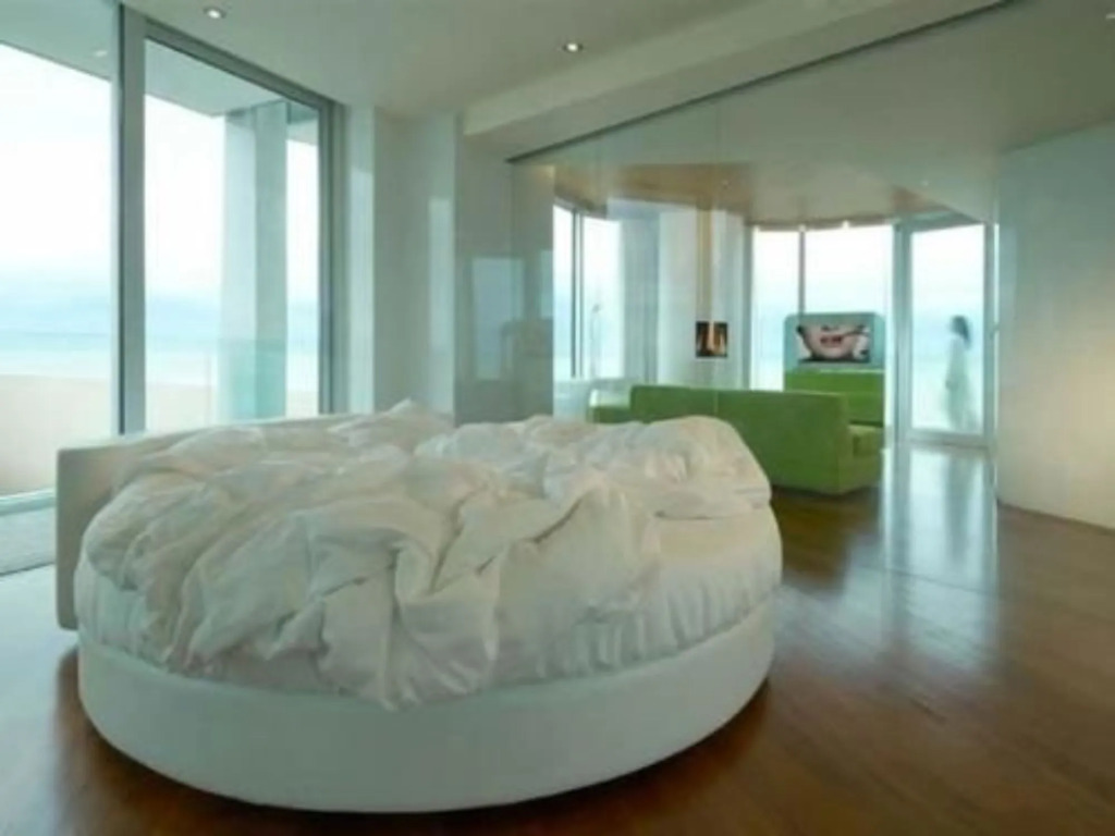 i-Suite Hotel