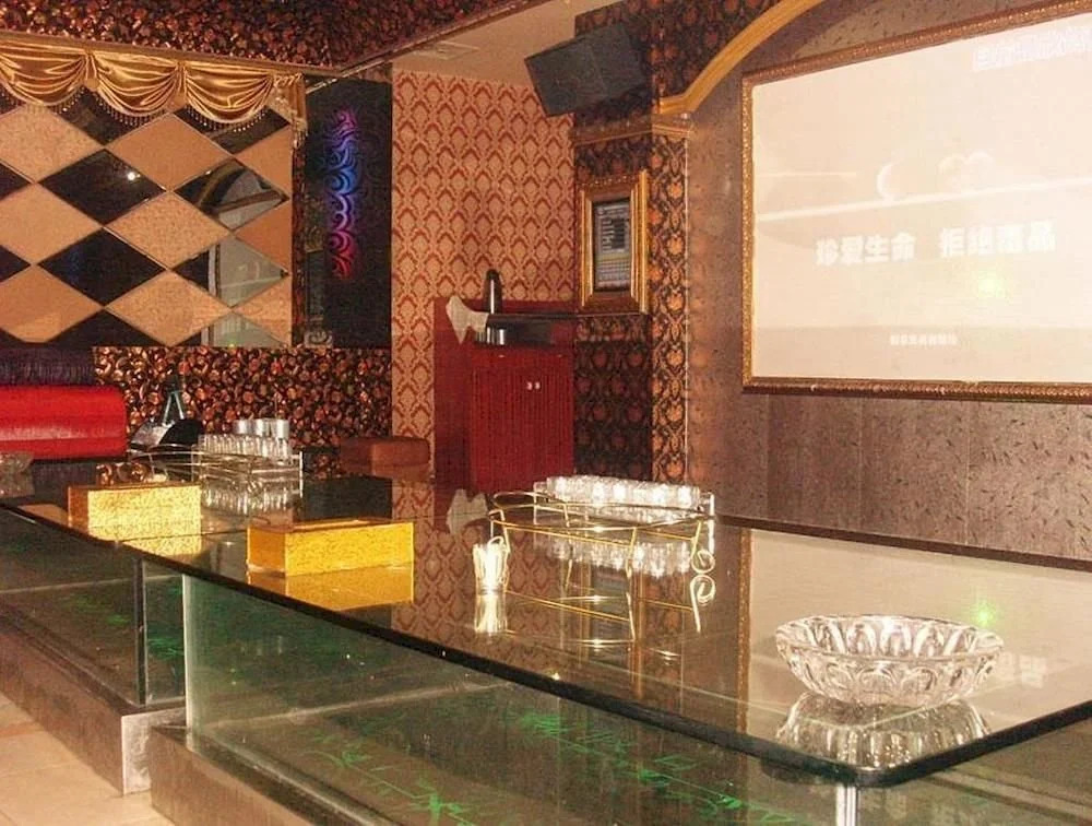 Danxia Hot Spring Holiday Resort Shaoguan