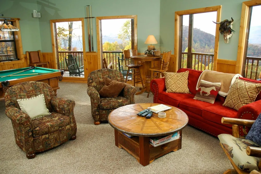 CHATEAU BEARDEN - 3 Br Cabin