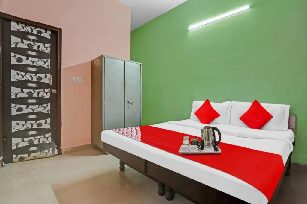 OYO Flagship 701876 Second Home Guest House