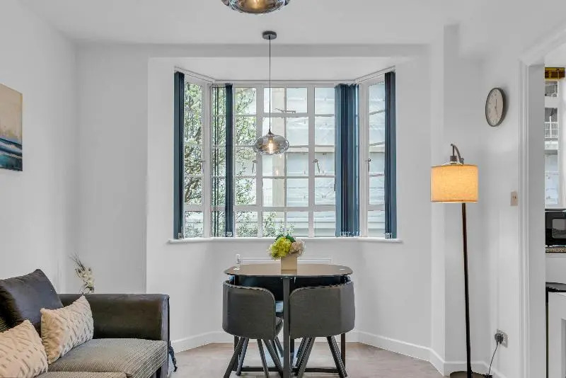 Contemporary Apartments Chelsea