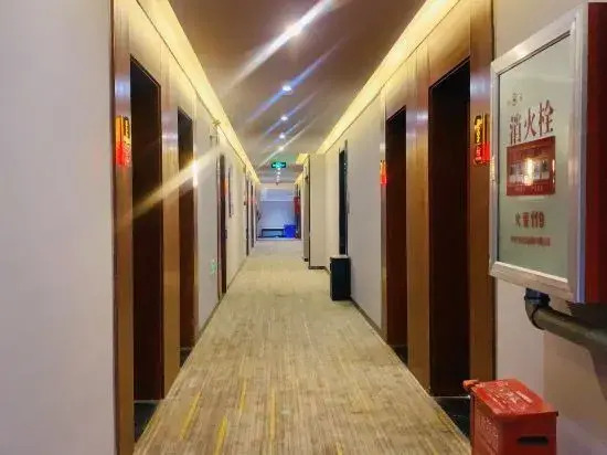 Shankee Hotel (Jiaozuo Station Henan Polytechnic University North Campus)