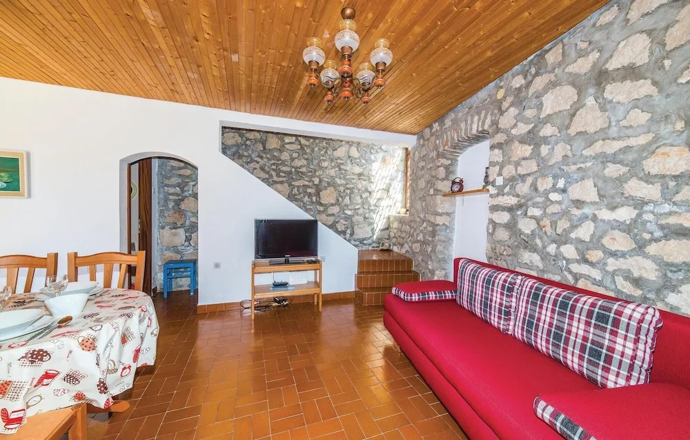 Beautiful Home in Rogoznica With Wifi and 3 Bedrooms