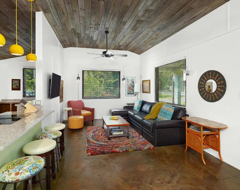 Folly Vacation 202 Beach Bungalow with all-new amenities