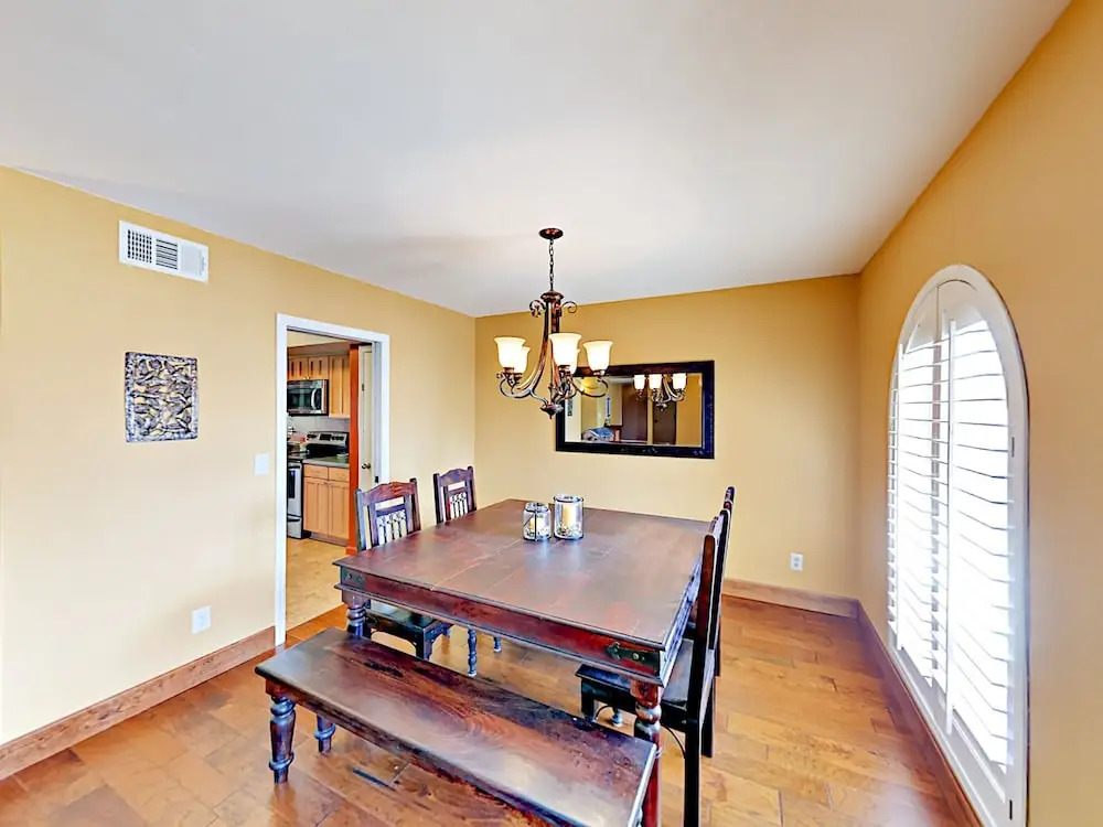 5630 E Waltann Lane Home 4 Bedrooms 2.5 Bathrooms Home