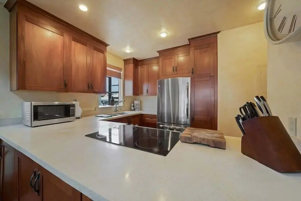 Kailua Bay Resort 3301 - Two Bedroom Condo