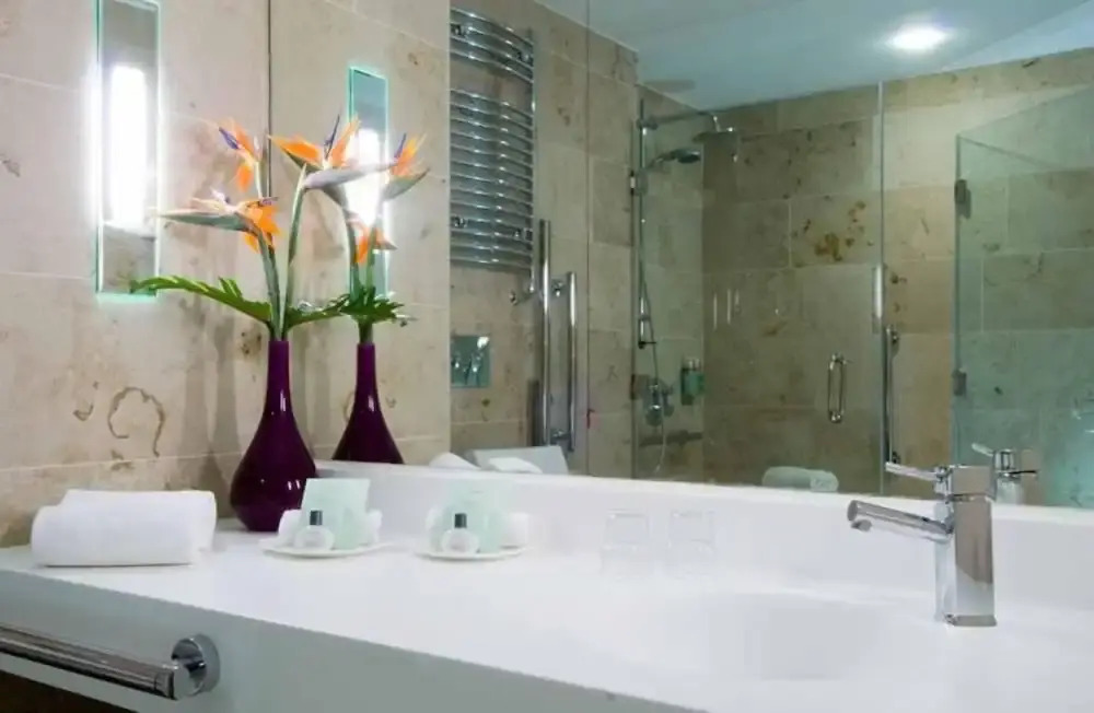 Hotel Westport - Leisure Spa and Conference