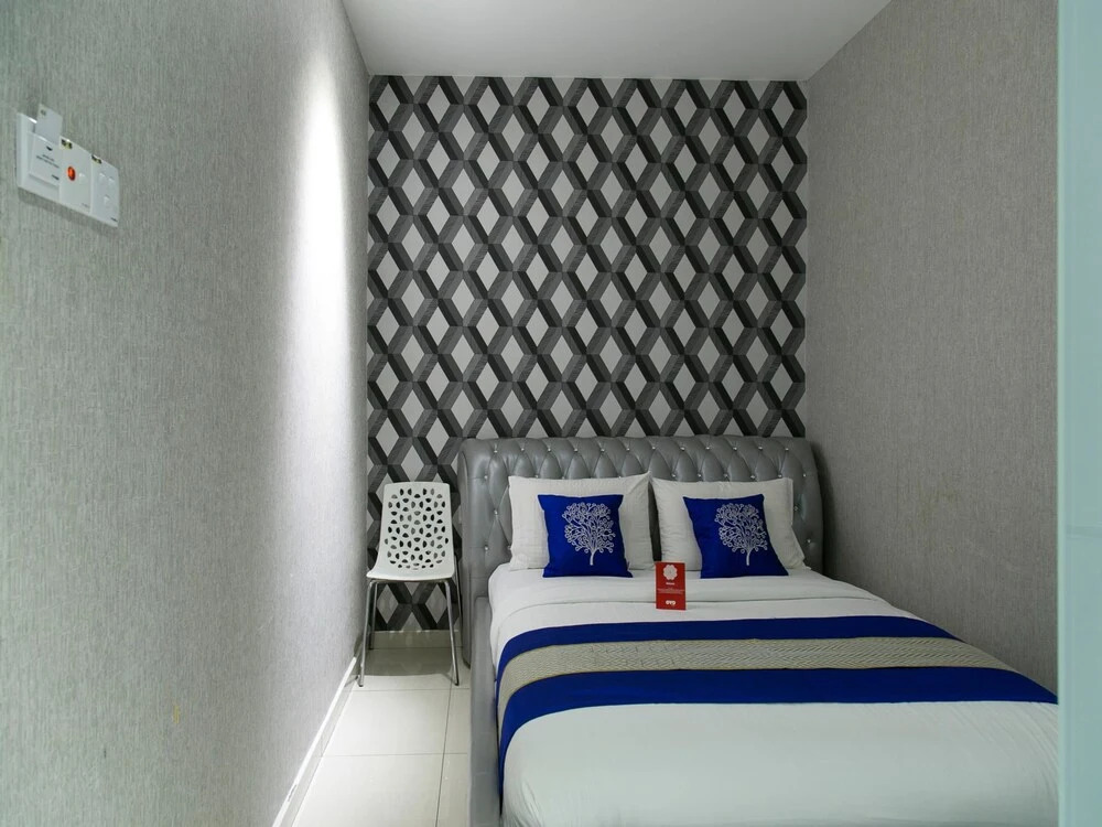 OYO Rooms Fahrenheit Mall