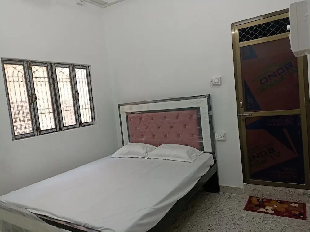 Shree S B Guest House