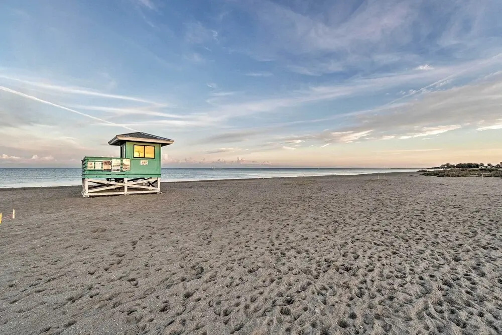 Updated Apartment Walking Distance to Venice Beach