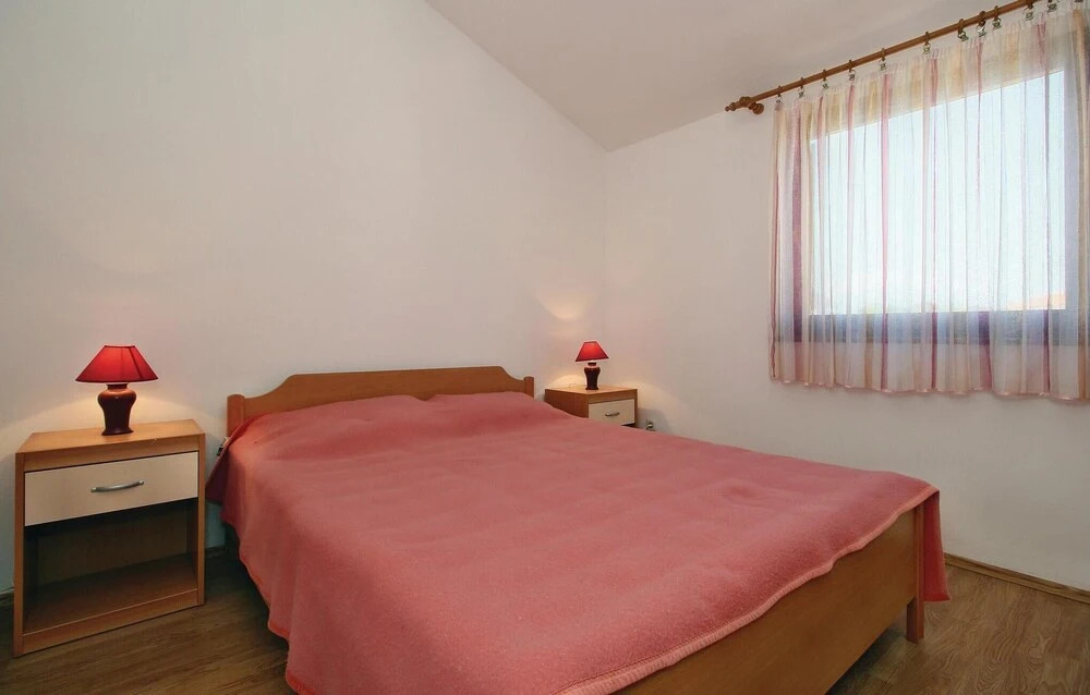 Awesome Home in Porec With Wifi and 2 Bedrooms