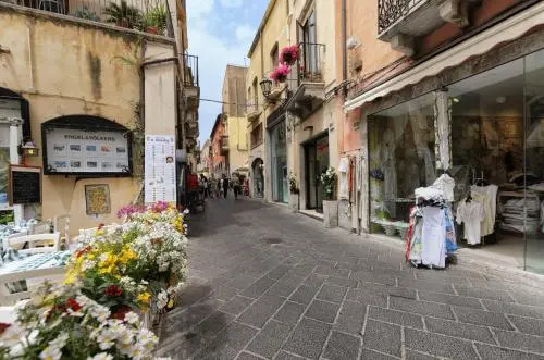 Holiday Home Taormina 3