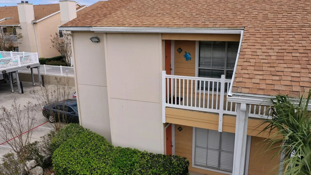 Sea-turtle 302 - Lovely 2br Beach Condo With Resort Amenities! Walk To Beach! 2 Bedroom Condo by Redawning