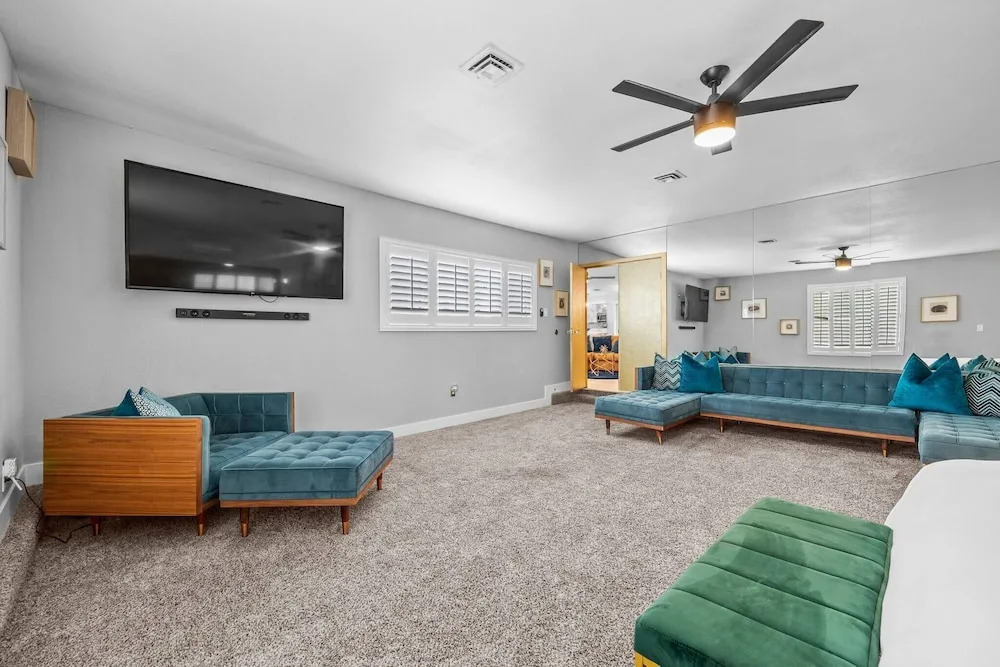 4bdrm 2 Bath Pool Close To Strip & Conventions
