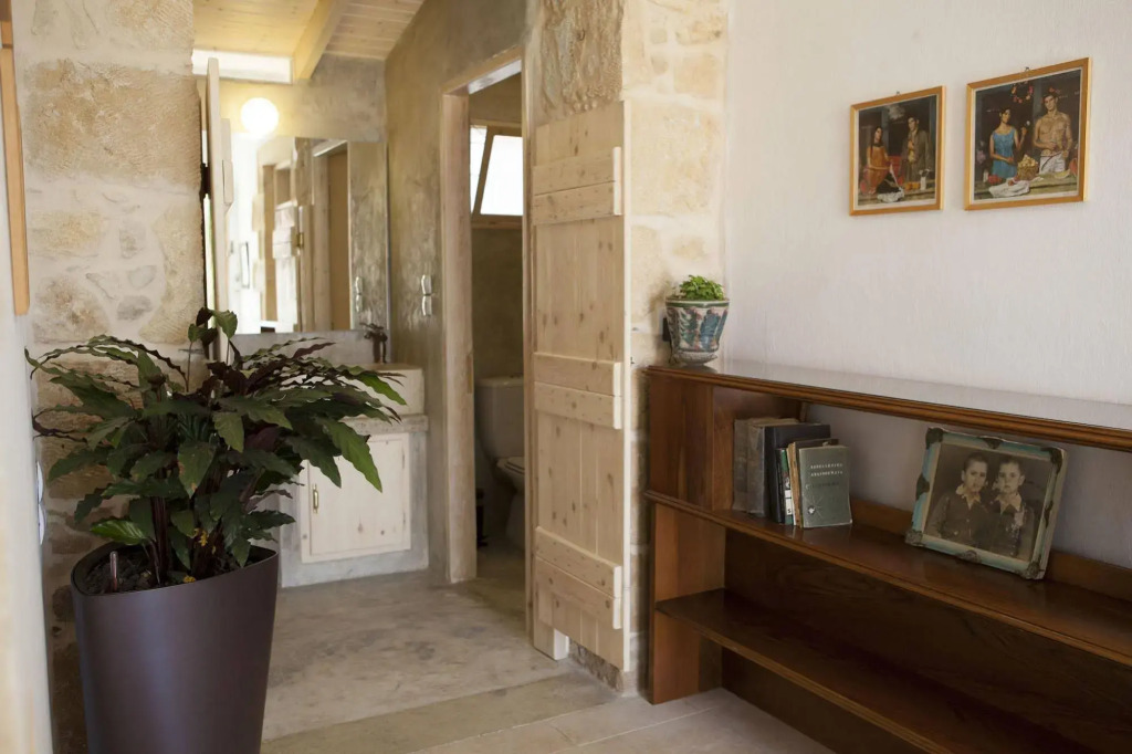 Cretan cottage of 1900 with beautiful olive yard