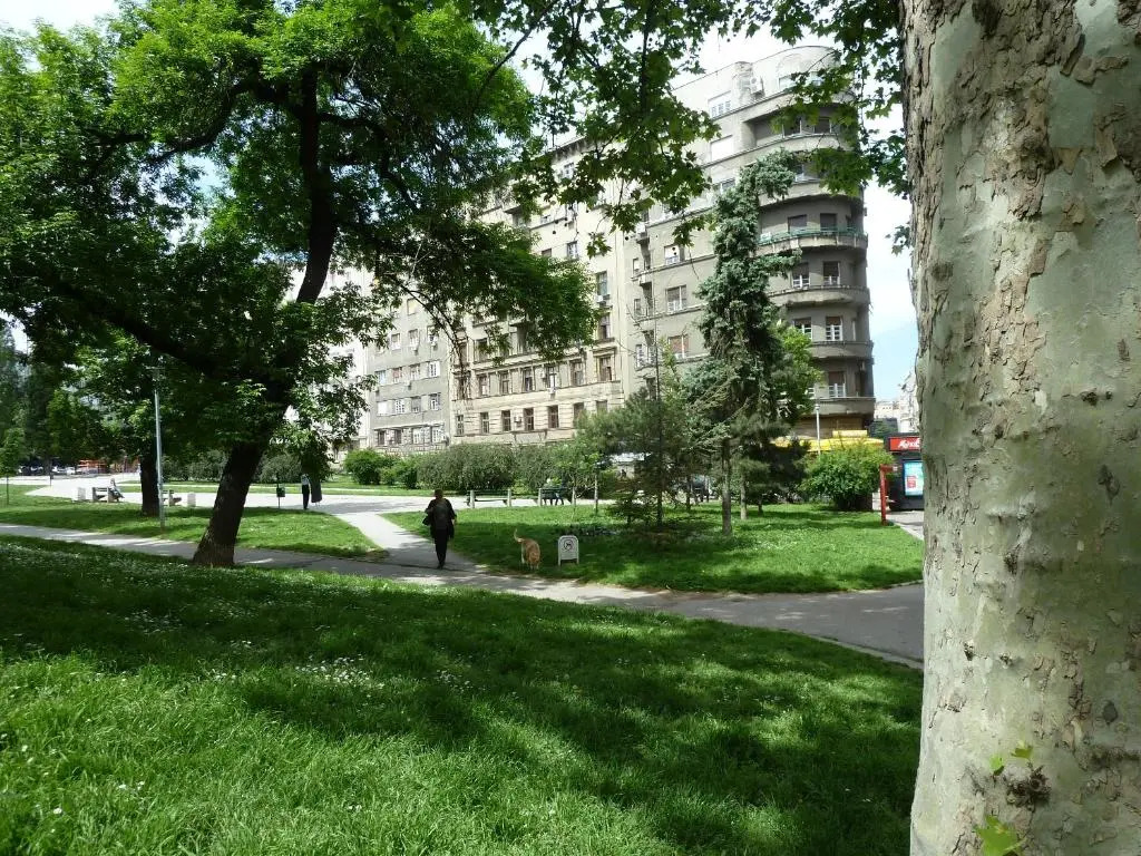 Apartment Parliament park