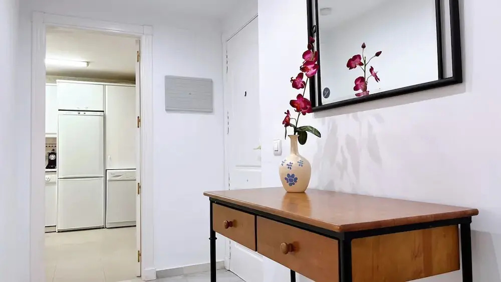 Spacious Poolside 3 Bedroom F-5