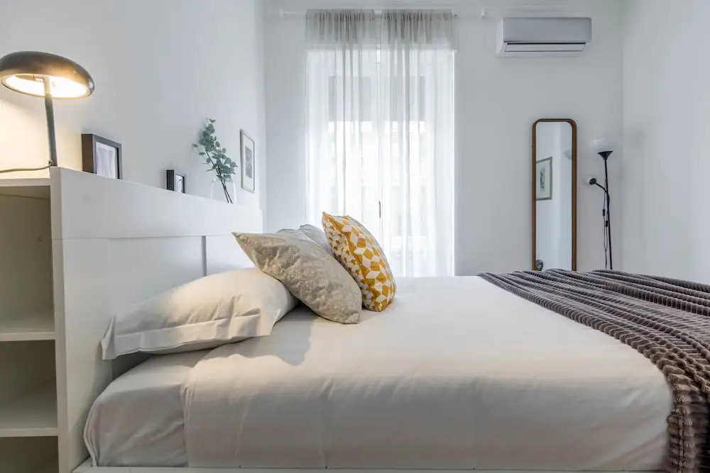 JOIVY Lovely Flat For 2, Quiet Street Near Centre
