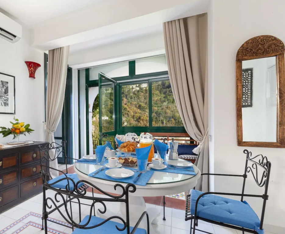 Relaxing Positano