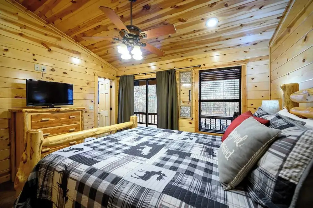 Lost Key  Cabin Stay for 8