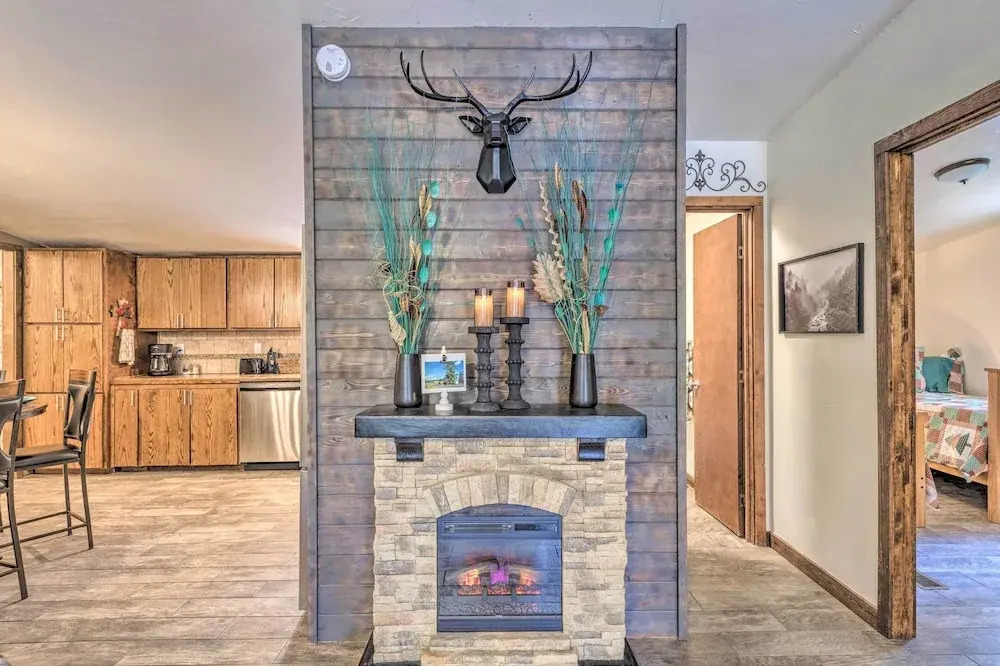 'raven Hill Retreat' ~ Close to Midtown!