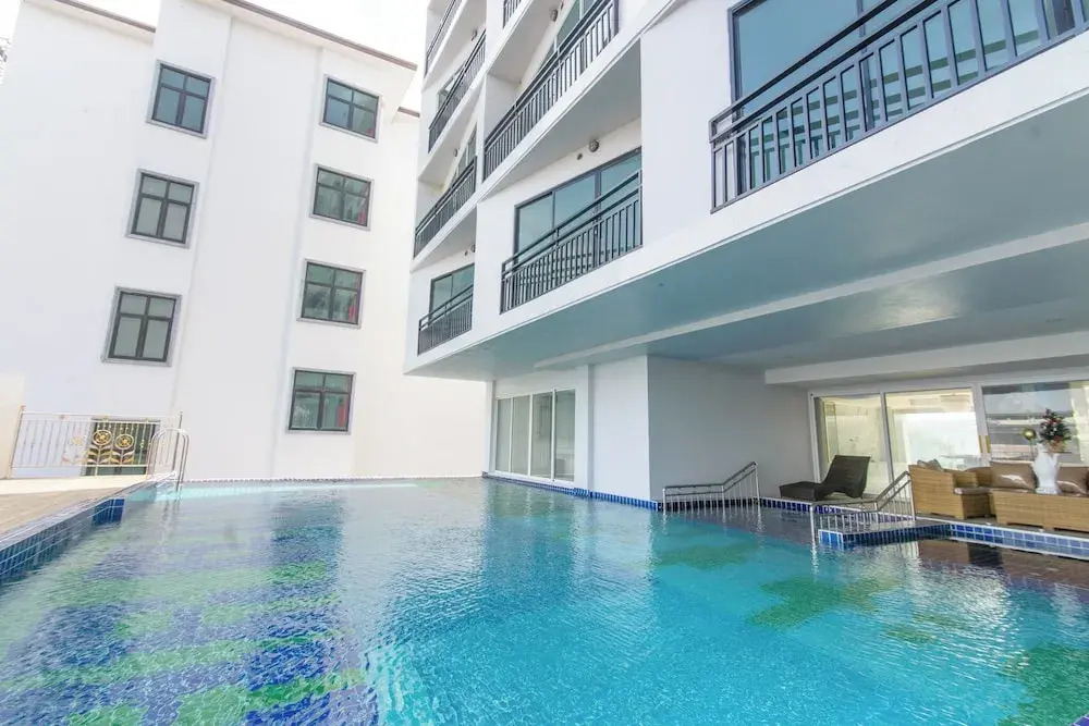 Bear & Bird Hotel โรงแรม แบร์ แอนด์ เบิร์ด