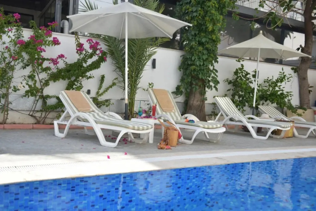 Aurasia Beach Hotel