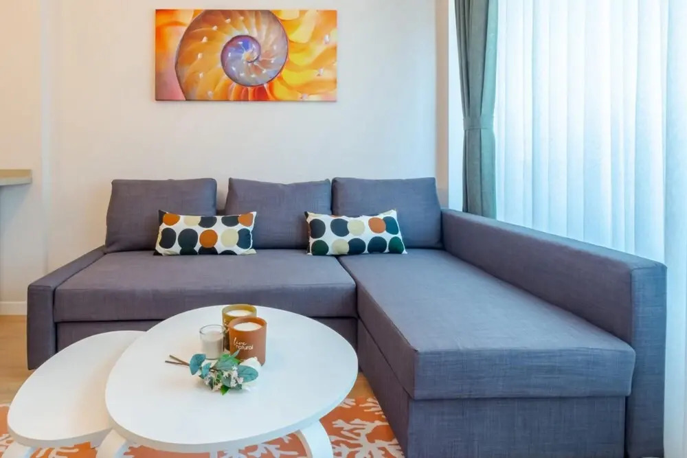 Spectacular Flat Near Bull Statue in Kadikoy