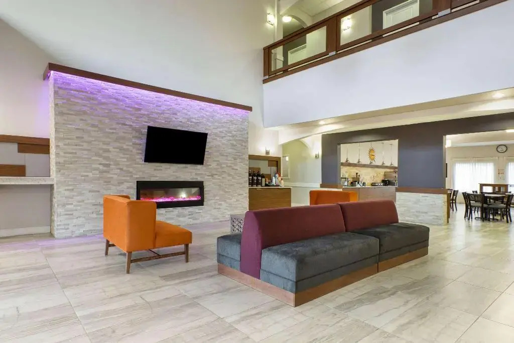 La Quinta by Wyndham Alvin