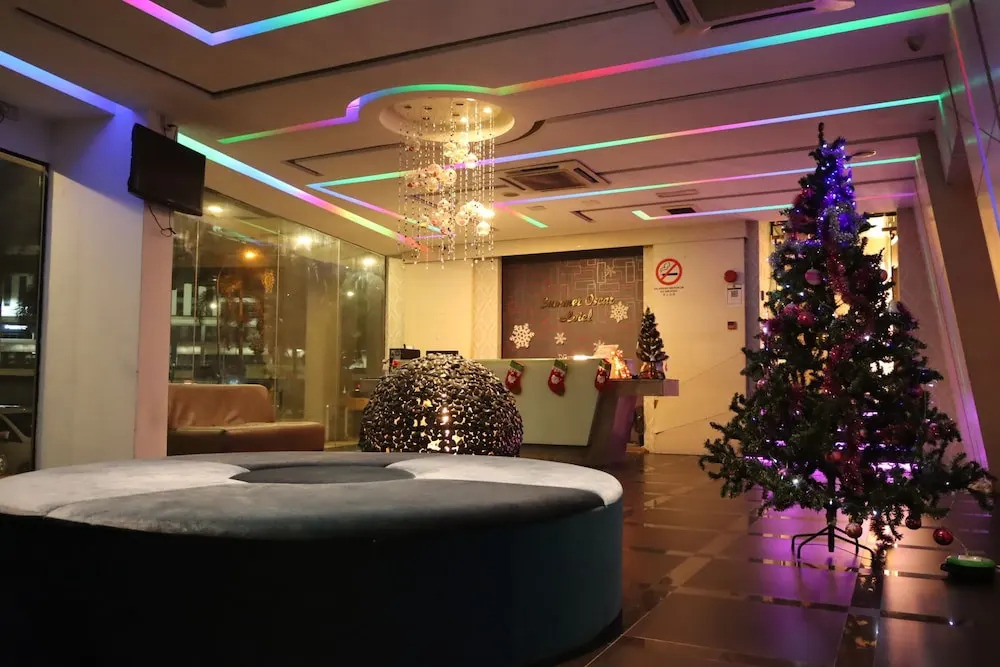Summer Oscar Boutique Hotel