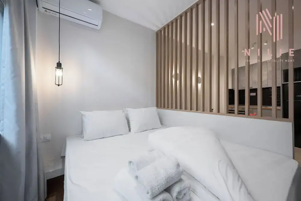 Venus, Nilie Hospitality MGMT