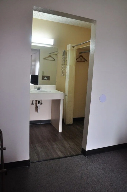 OYO Malden Airport Inn