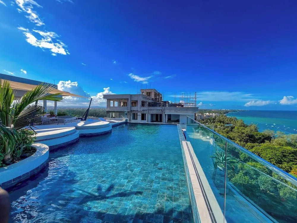 Ocean Breeze Luxury Apartments