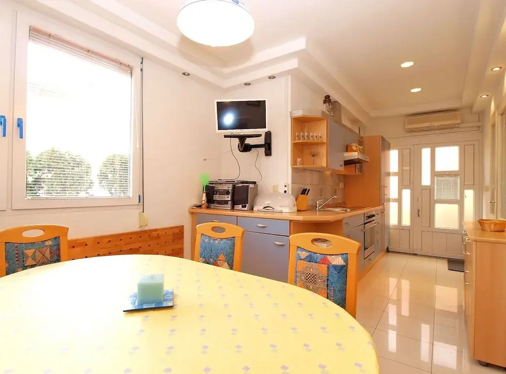 Apartment 1544