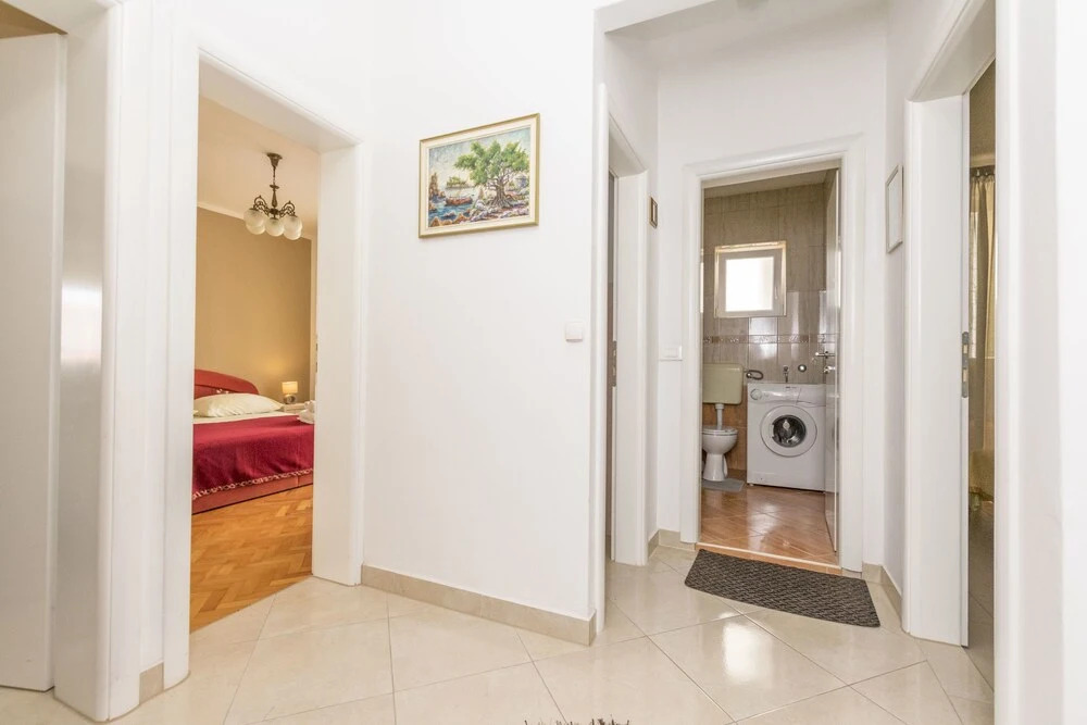 Apartments and Room Mirjana
