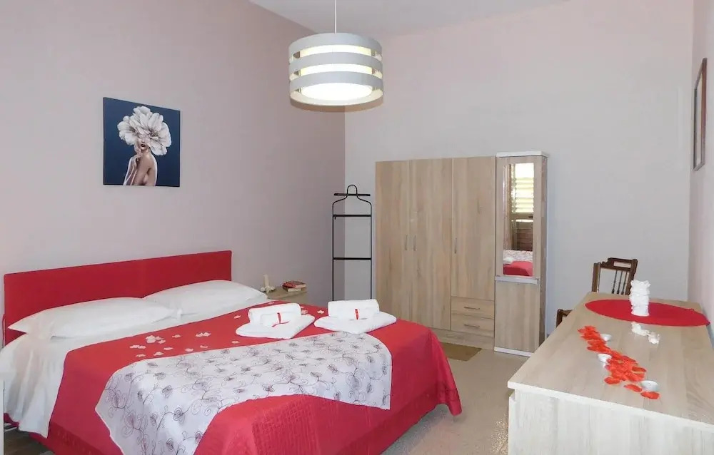 Nice Home in Avola With 1 Bedrooms and Wifi