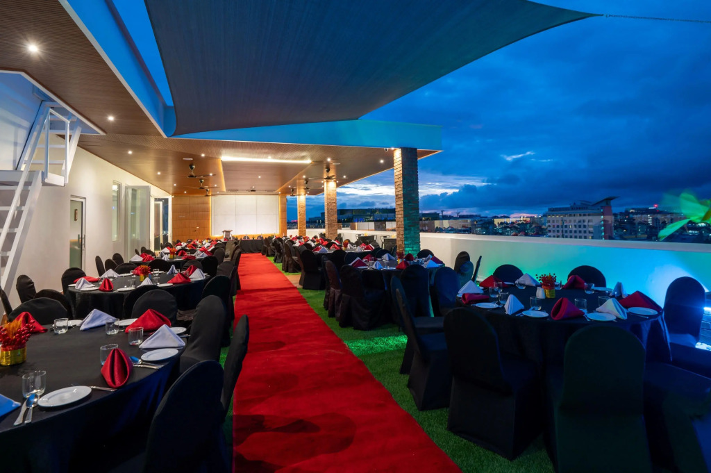 Howard Johnson by Wyndham Kota Kinabalu City Centre, formerly Hotel Shangri-La Kota Kinabalu