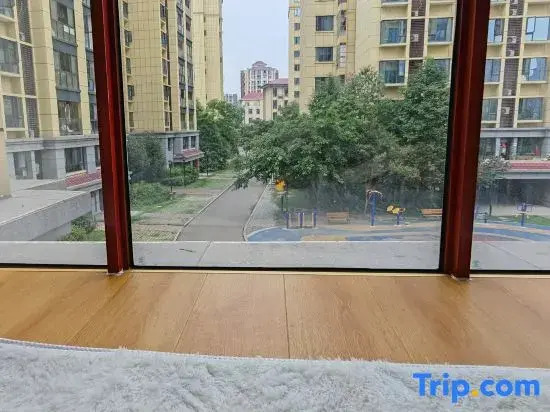 Yunya Creative Suite Homestay (Chengdu Panda Base Store