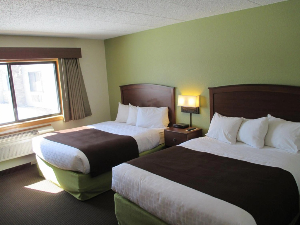 Cobblestone Hotel & Suites - Wisconsin Rapids