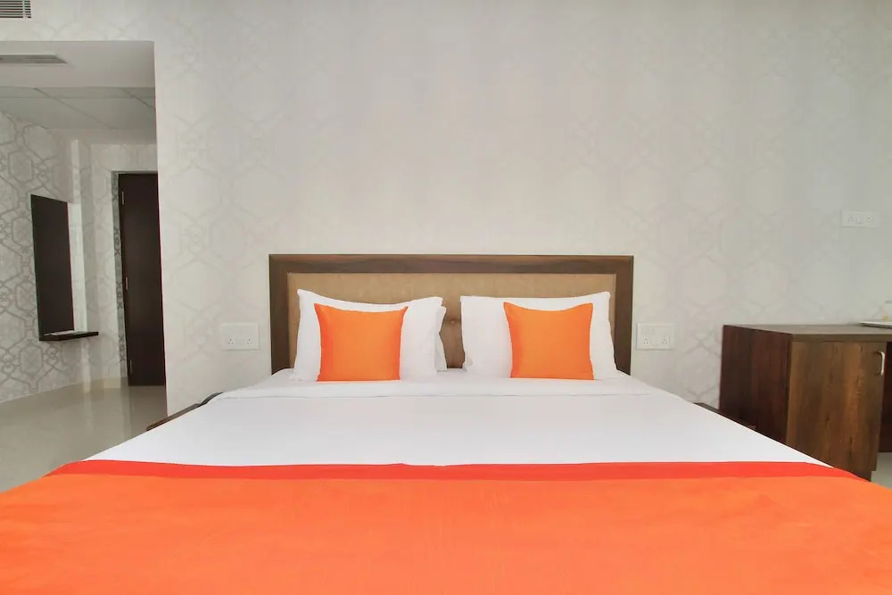 OYO 10324 Hotel Prince Inn