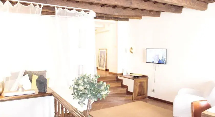 Suite Thamia